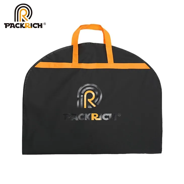 garment bag with zipper
